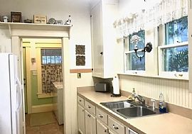 1667 Laurel St, Sarasota, Fl 34236, Usa in Sarasota, FL (Photo 4 of 11)