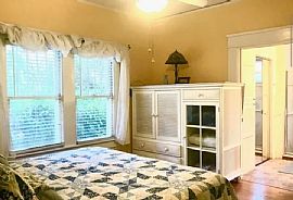 1667 Laurel St, Sarasota, Fl 34236, Usa in Sarasota, FL (Photo 7 of 11)