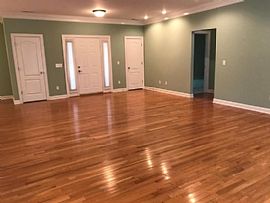 703 Beverly Dr, Muscle Shoals, Al 35661 in Muscle Shoals, AL (Photo 2 of 12)