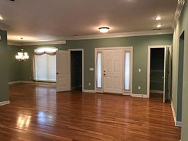 703 Beverly Dr, Muscle Shoals, Al 35661 in Muscle Shoals, AL (Photo 3 of 12)