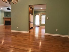 703 Beverly Dr, Muscle Shoals, Al 35661 in Muscle Shoals, AL (Photo 5 of 12)