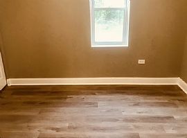 9139 S Buffalo Ave, Chicago, Il 60617, Usa in Chicago, IL (Photo 3 of 9)