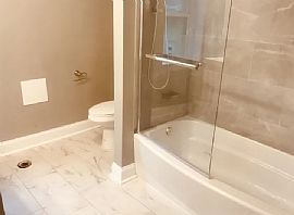 9139 S Buffalo Ave, Chicago, Il 60617, Usa in Chicago, IL (Photo 4 of 9)