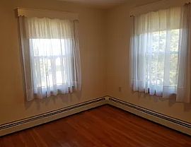 18 Arlington St, Westerly, Ri 02891 in Westerly, RI (Photo 10 of 12)