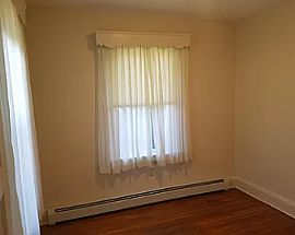 18 Arlington St, Westerly, Ri 02891 in Westerly, RI (Photo 7 of 12)