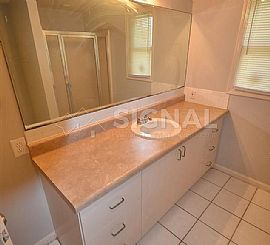 725 Meadowbrook Dr, Birmingham, Al 35215 in Birmingham, AL (Photo 11 of 12)