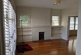 Charming 3 Bedrooms  in Birmingham, AL (Photo 3 of 10)