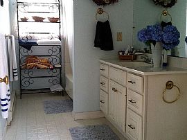 9 Saltaire Ave, Niantic, Ct 06357 in Niantic, CT (Photo 7 of 11)