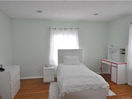 9 Wakemore St, Darien, Ct 06820 in Darien, CT (Photo 4 of 6)