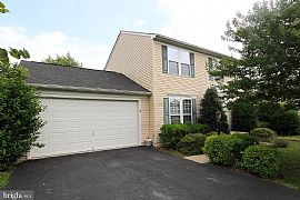 189 Pommel Ln, Charles Town, Wv 25414 in Charles Town, WV (Photo 2 of 7)