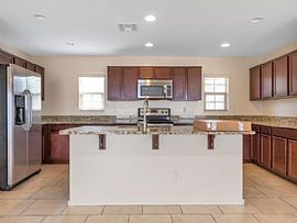 860 S Pheasant Dr, Gilbert, Az 85296 in Gilbert, AZ (Photo 3 of 4)