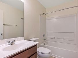 860 S Pheasant Dr, Gilbert, Az 85296 in Gilbert, AZ (Photo 4 of 4)