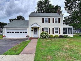 118 Washington Cir, West Hartford, Ct 06119 in West Hartford, CT