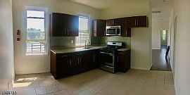 $1,250/mo3 Bd2 Ba950 Square Feet in Newark, NJ