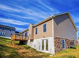 249 Mabdarin Dr, Martinsburg, Wv 25403 in Martinsburg, WV (Photo 2 of 12)