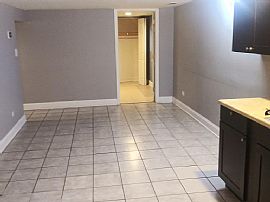 $1,500/mo2 Bd1 Ba1,200 Square Feet in Chicago, IL (Photo 2 of 6)