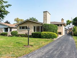 $2,450/mo3 Bd2 Ba1,512 Square Feet in Chicago, IL