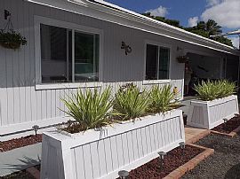 $1,850/mo2 Bd1 Ba1,250 Square Feet in Pahoa, HI (Photo 2 of 12)