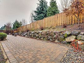 $3,250/mo3 Bd2.5 Ba2,509 Square Feet in West Linn, OR (Photo 10 of 12)