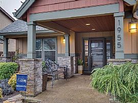 $3,250/mo3 Bd2.5 Ba2,509 Square Feet in West Linn, OR (Photo 2 of 12)