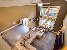 $3,250/mo3 Bd2.5 Ba2,509 Square Feet in West Linn, OR (Photo 4 of 12)