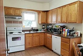 427 Monmouth St Apt 2, Gloucester City, Nj in Gloucester City, NJ (Photo 7 of 9)