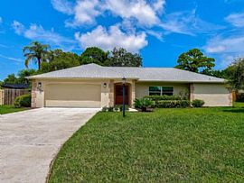 5310 Beneva Woods Cir, sarasota, Fl 34233 in Sarasota, FL