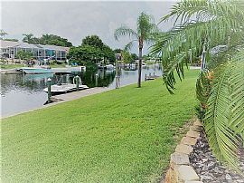 4908 Coral Lake Dr, Bradenton, Fl 34210 in Bradenton, FL