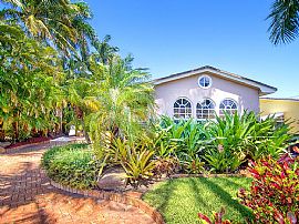 1301 N Lakeside Dr, Lake Worth, Fl 33460 in Lake Worth, FL