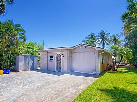 1301 N Lakeside Dr, Lake Worth, Fl 33460 in Lake Worth, FL (Photo 4 of 12)