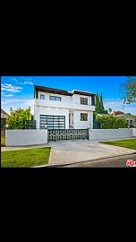 4 Bedroom in Los Angeles, CA (Photo 2 of 12)