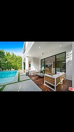 4 Bedroom in Los Angeles, CA (Photo 7 of 12)