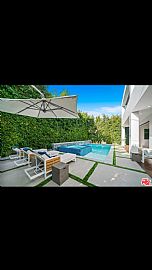 4 Bedroom in Los Angeles, CA (Photo 8 of 12)