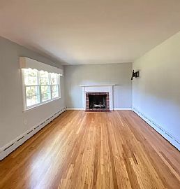 960 Wolf Hill Rd, Cheshire, Ct 06410 in Cheshire, CT (Photo 6 of 12)