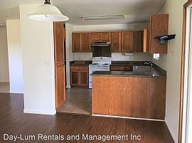 $1,100/mo3 Bd2.5 Ba1,248 Square Feet in Keaau, HI (Photo 7 of 10)