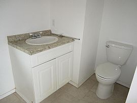 $1000/mo2 Bd2 Ba1,336 Square Feet in Keaau, HI (Photo 3 of 12)