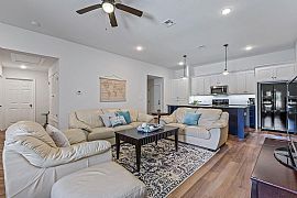 $2,000/mo4 Bd4 Ba1,827 Square Feet in Waco, TX (Photo 4 of 12)