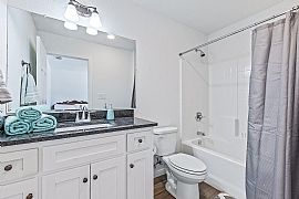 $2,000/mo4 Bd4 Ba1,827 Square Feet in Waco, TX (Photo 9 of 12)