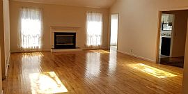 Highly Deire Home with 3 Bed, 2 Bath in Nashville, TN (Photo 2 of 6)