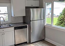 Newly Renovated 2 Bedroom, 1bath Bungalow in Akron, OH (Photo 8 of 10)