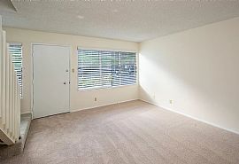 2 Bedroom House at 1130 Wainiha St in Honolulu, HI (Photo 8 of 12)