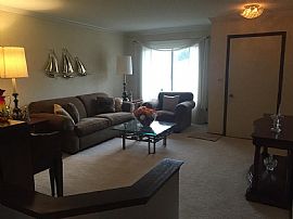Beautiful 3 Bedroom in Troy, MI (Photo 4 of 12)