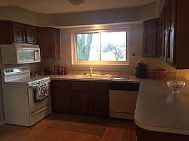 Beautiful 3 Bedroom in Troy, MI (Photo 6 of 12)