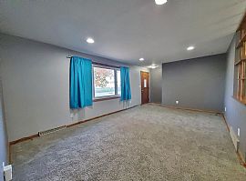 Beautiful 3 Bedroom in Sartell, MN (Photo 4 of 12)