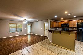 Beautiful 3 Bedroom in Fayetteville, AR (Photo 5 of 11)