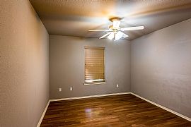 Beautiful 3 Bedroom in Fayetteville, AR (Photo 6 of 11)