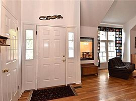 83 Hastings Ln, Stamford, Ct 06905 in Stamford, CT (Photo 2 of 11)