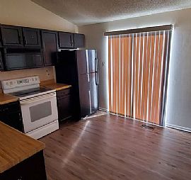 Beautifully Sized 3 Bed ,2bath Home For Rent in Longmont, CO