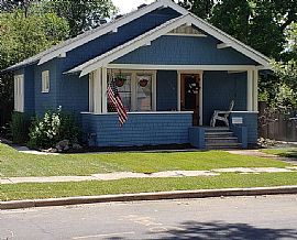Newly Renovated, Bright and Clean Downtown Bungalow in Loveland, CO (Photo 8 of 8)