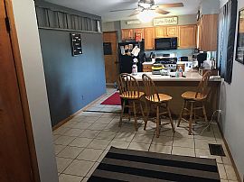 Beautiful 5 Bedroom in Columbus, OH (Photo 3 of 12)
